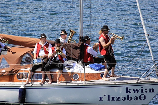 成为众人眼 成为众人眼